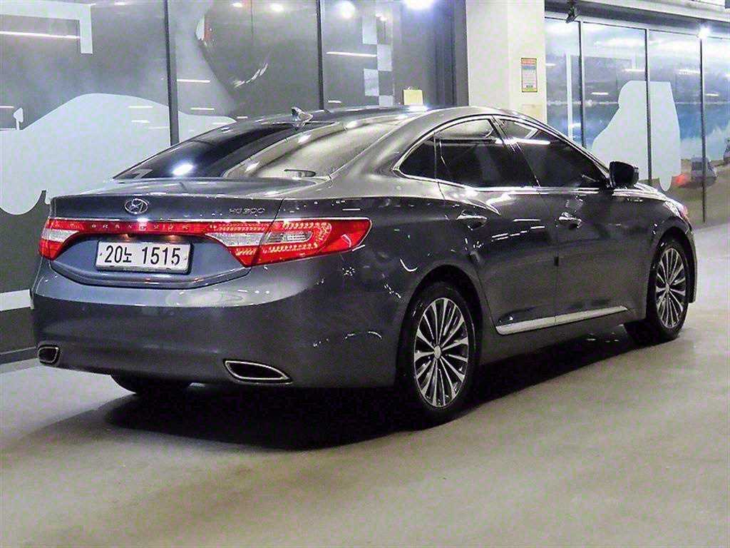 HYUNDAI Grandeur - Vista 4