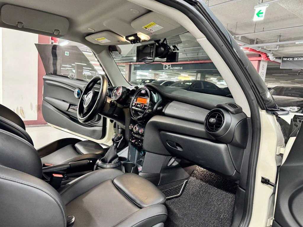 Mini Cooper - Vista 11