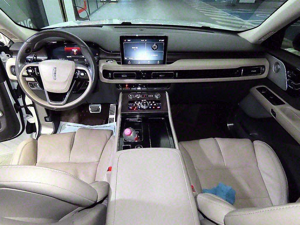 Lincoln Aviator - Vista 11