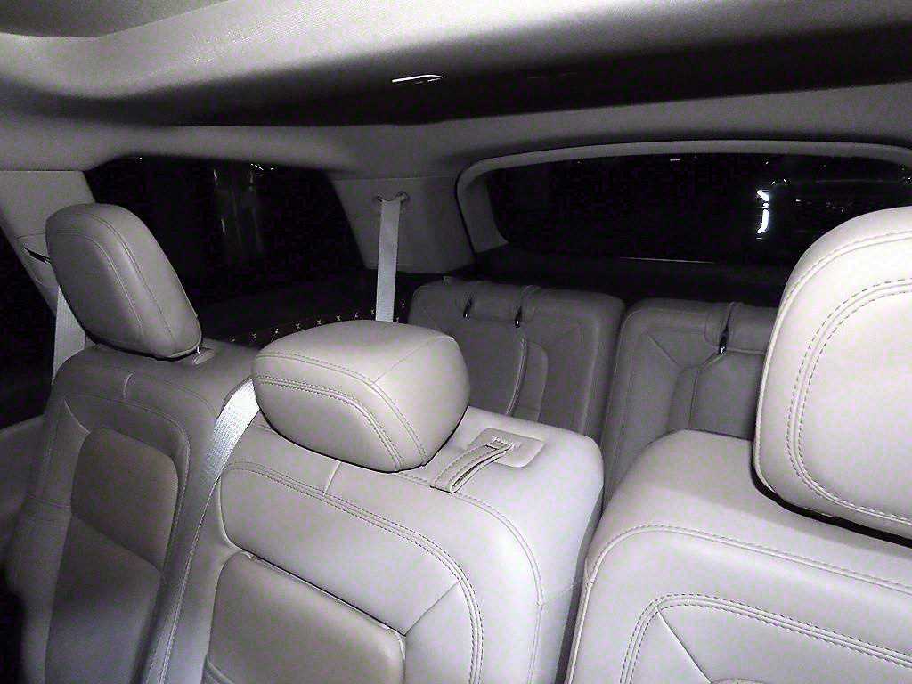 Lincoln Aviator - Vista 8