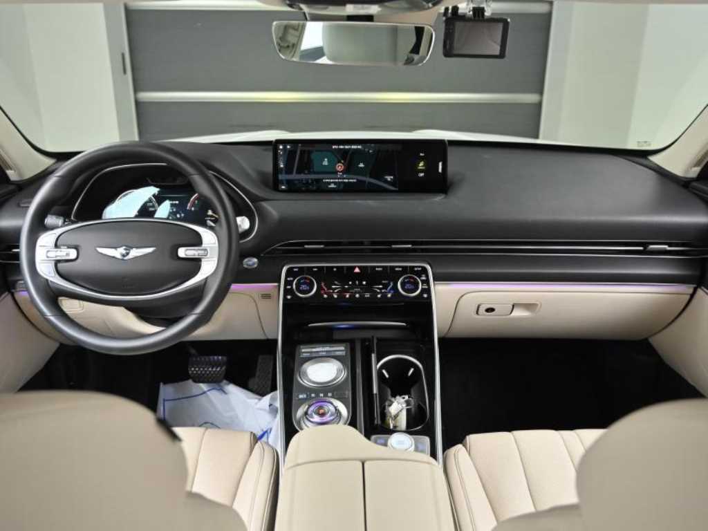 Genesis GV80 - Vista 8