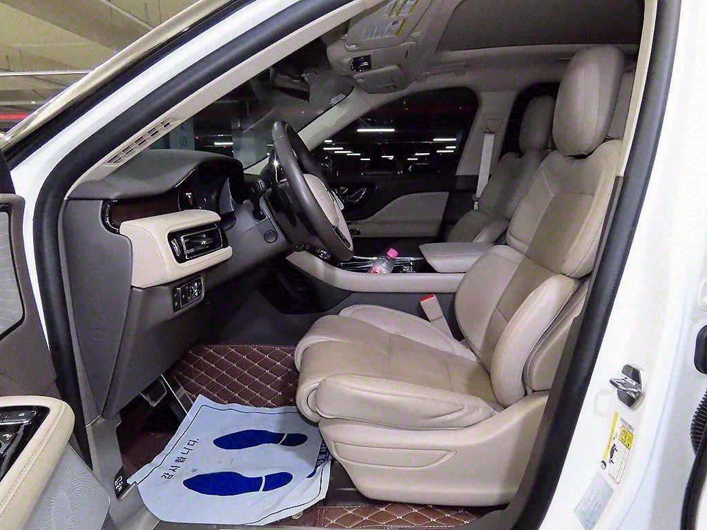 Lincoln Aviator - Vista 6