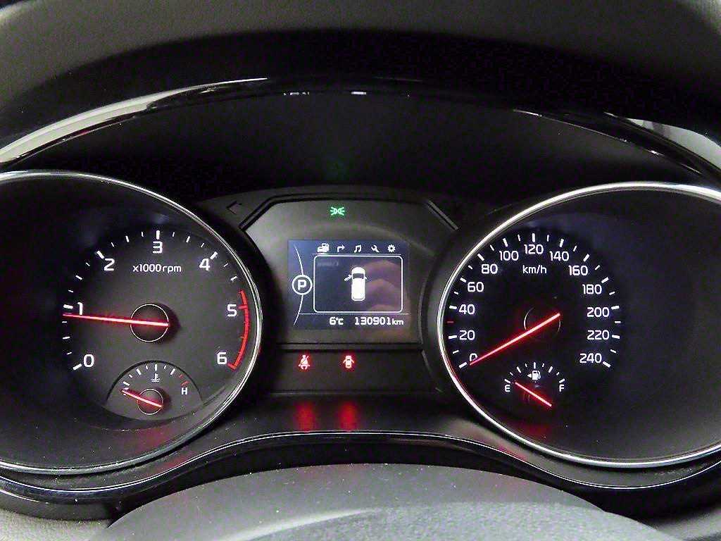 KIA Carnival - Vista 6