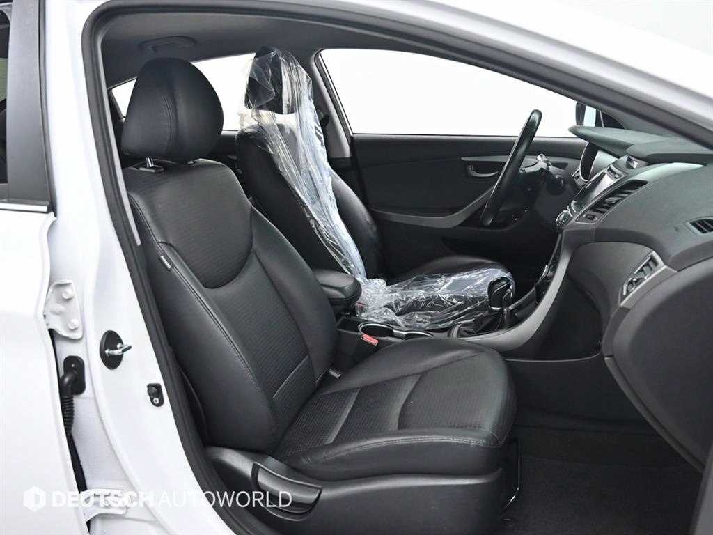 HYUNDAI Avante - Vista 10