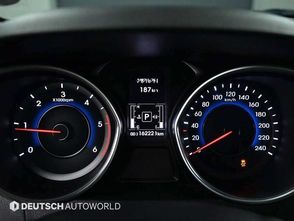 HYUNDAI Avante - Vista 8