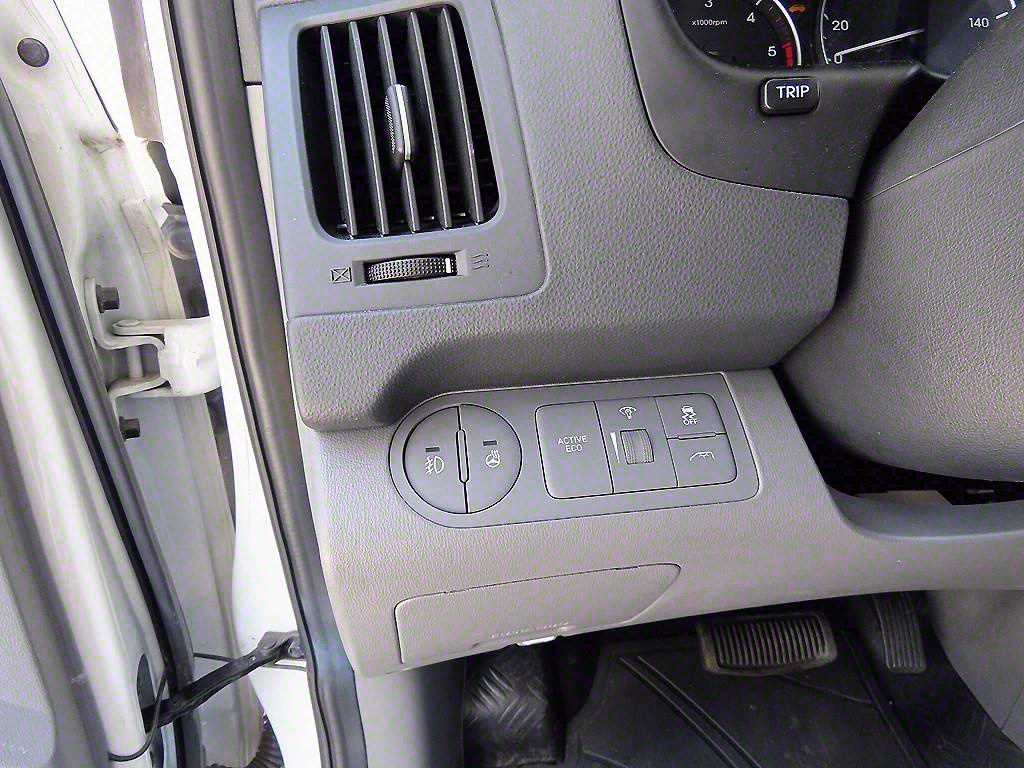 HYUNDAI Starex - Vista 11