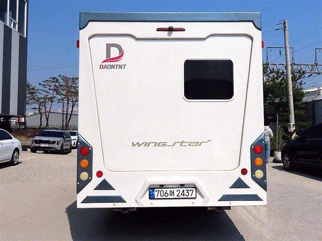 HYUNDAI Starex - Vista 4