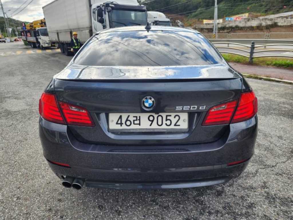 BMW 5 Series - Vista 5