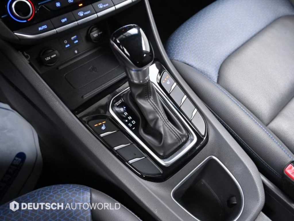 HYUNDAI Ioniq - Vista 9