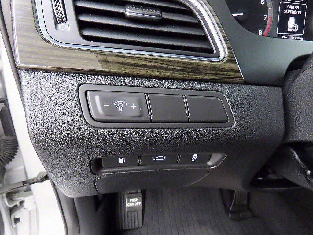 HYUNDAI Sonata - Vista 11