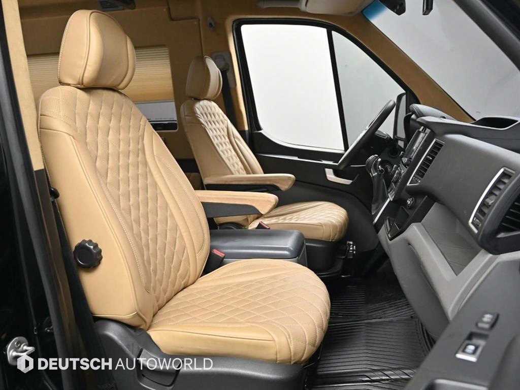 HYUNDAI Solati - Vista 10