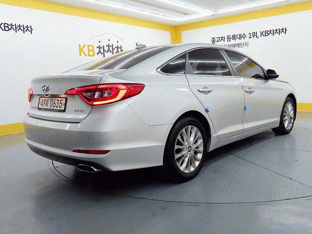 HYUNDAI Sonata - Vista 4