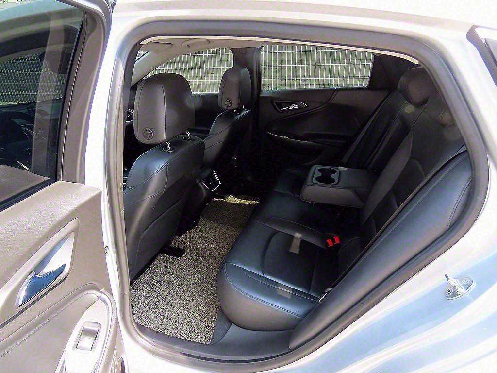 Chevrolet Malibu - Vista 6