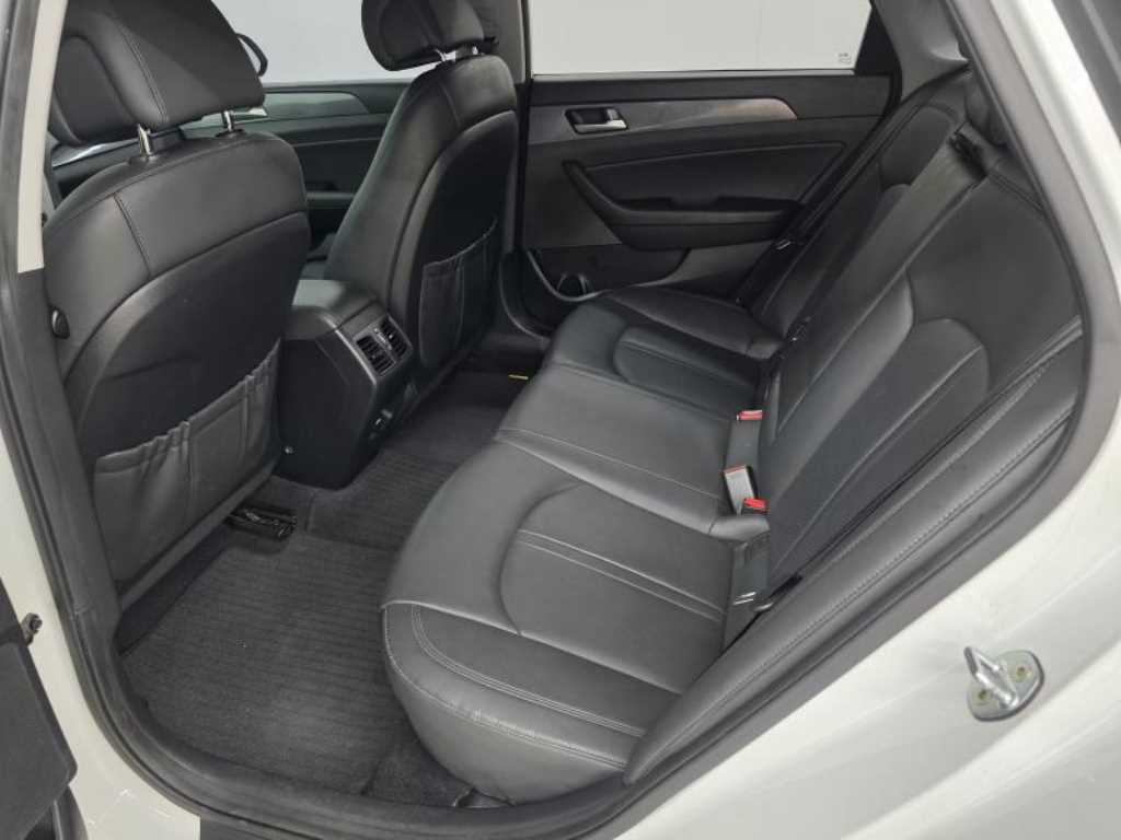 HYUNDAI Sonata - Vista 7