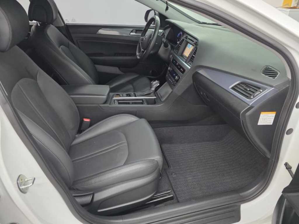 HYUNDAI Sonata - Vista 8