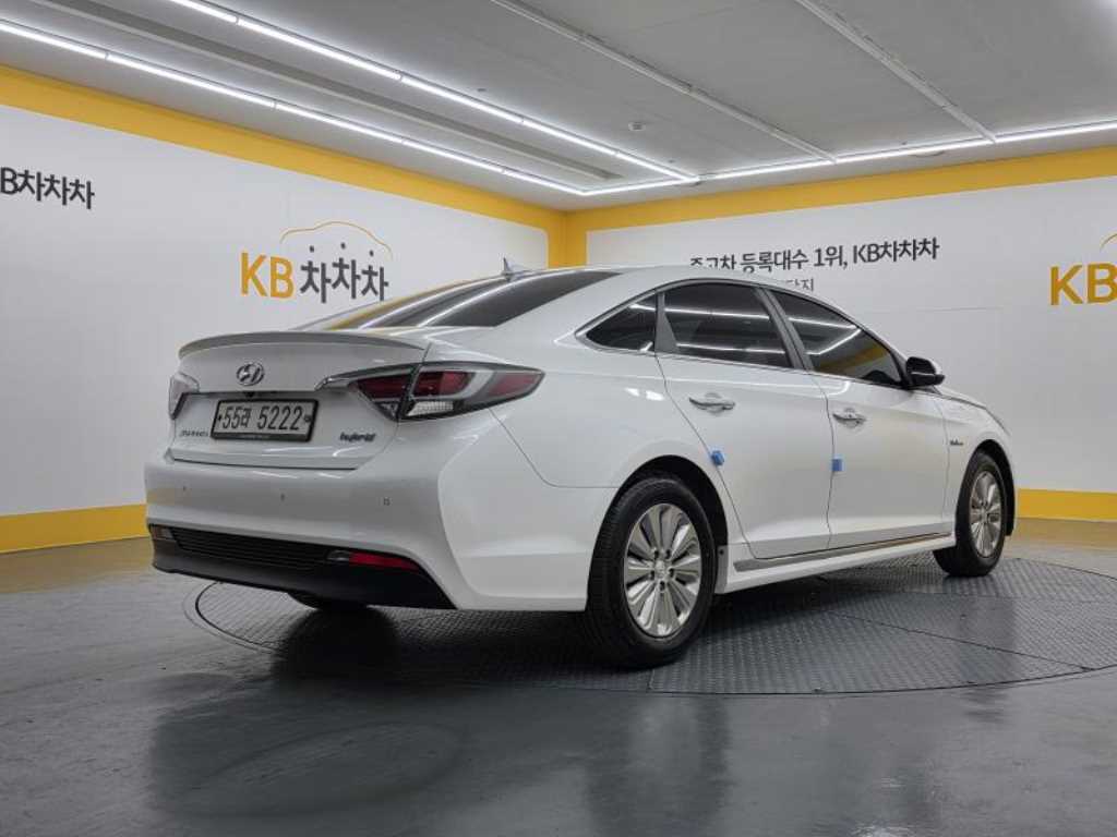 HYUNDAI Sonata - Vista 4