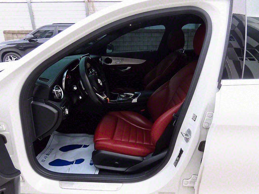 Mercedes Benz C Class - Vista 5