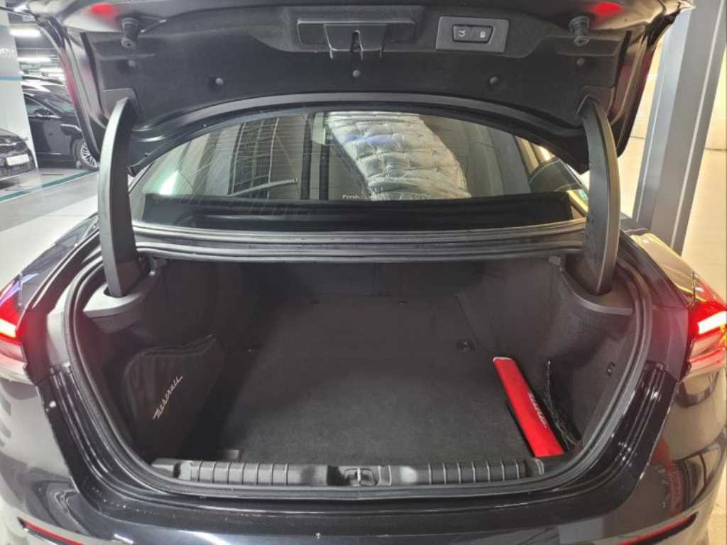 Maserati Ghibli - Vista 5