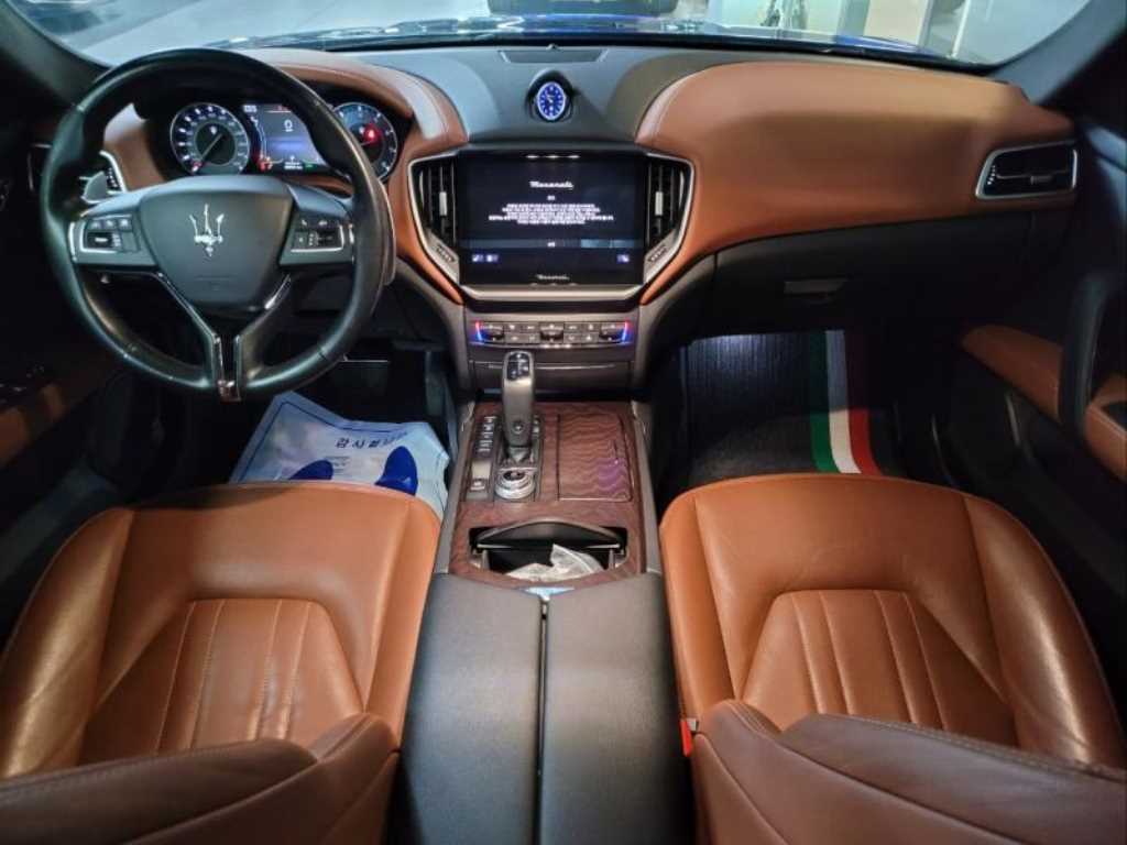 Maserati Ghibli - Vista 9