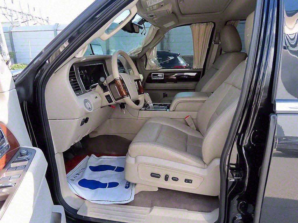 Lincoln Navigator - Vista 5