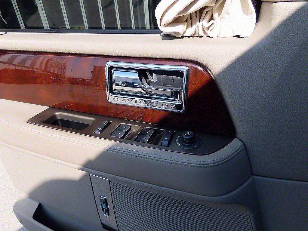 Lincoln Navigator - Vista 11