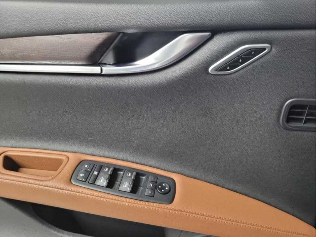 Maserati Ghibli - Vista 11