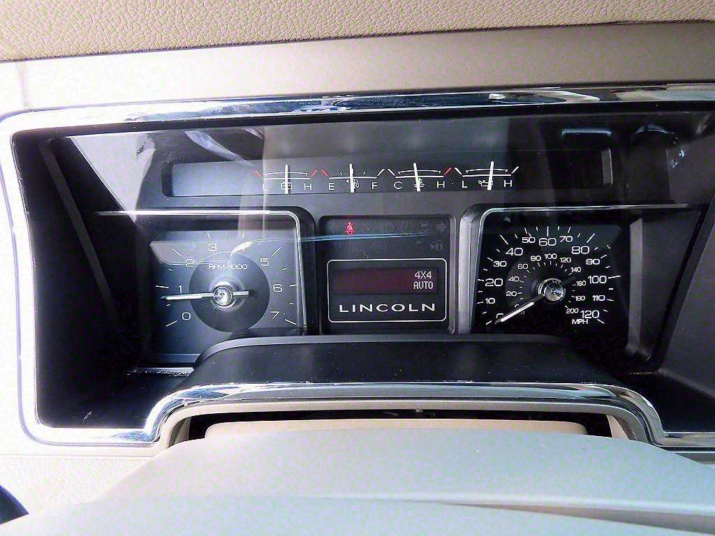 Lincoln Navigator - Vista 9