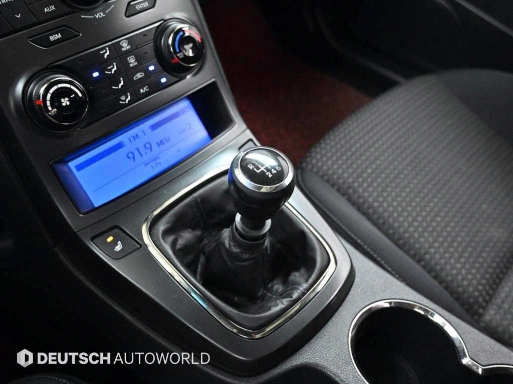 HYUNDAI Genesis - Vista 9