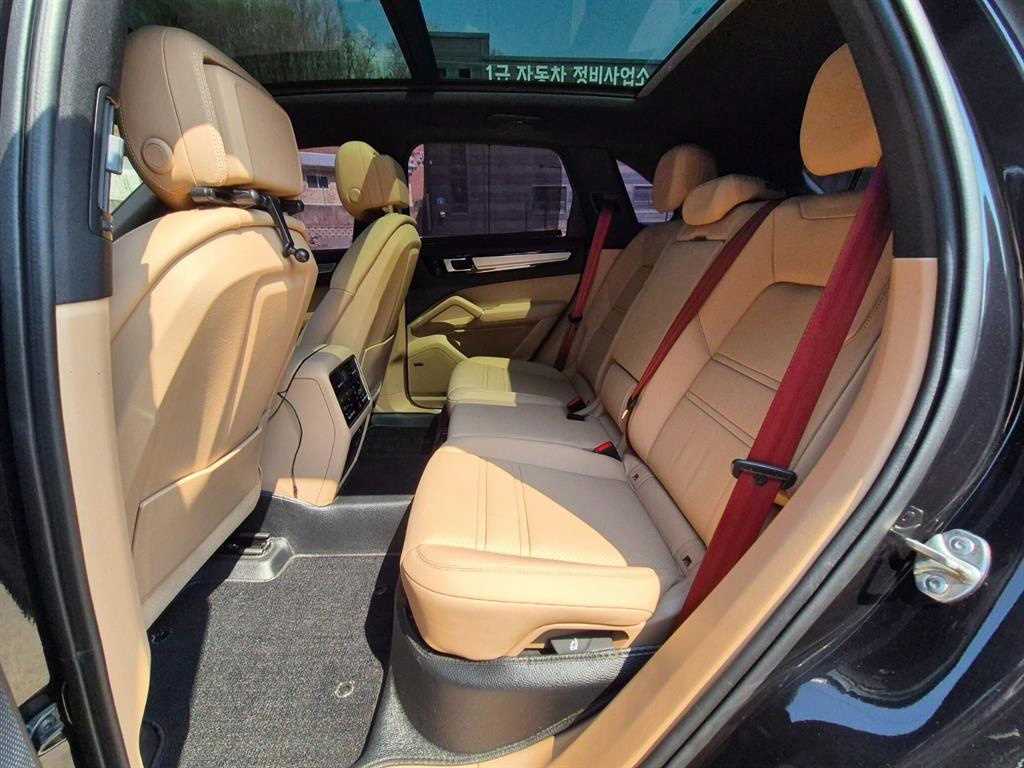 Porsche Cayenne 2022 Negro - Importación desde Corea - HF Imports Iquique - Foto 16