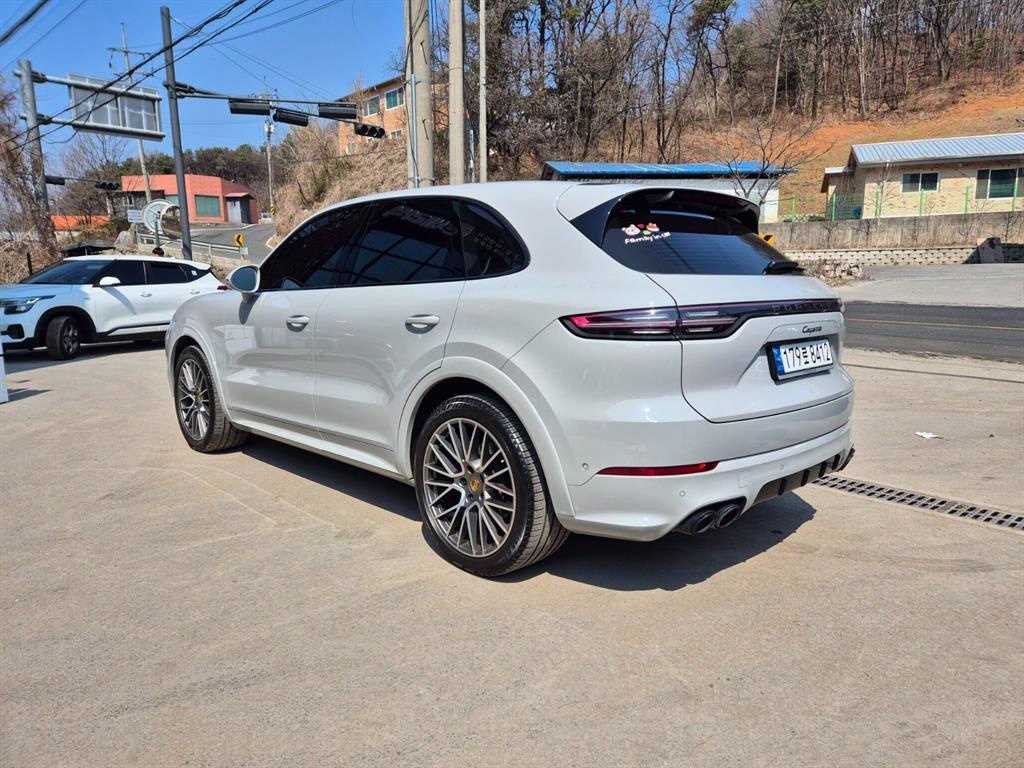 Porsche Cayenne - Vista 4