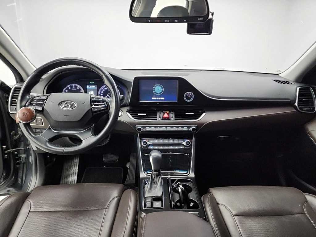 HYUNDAI Grandeur - Vista 7