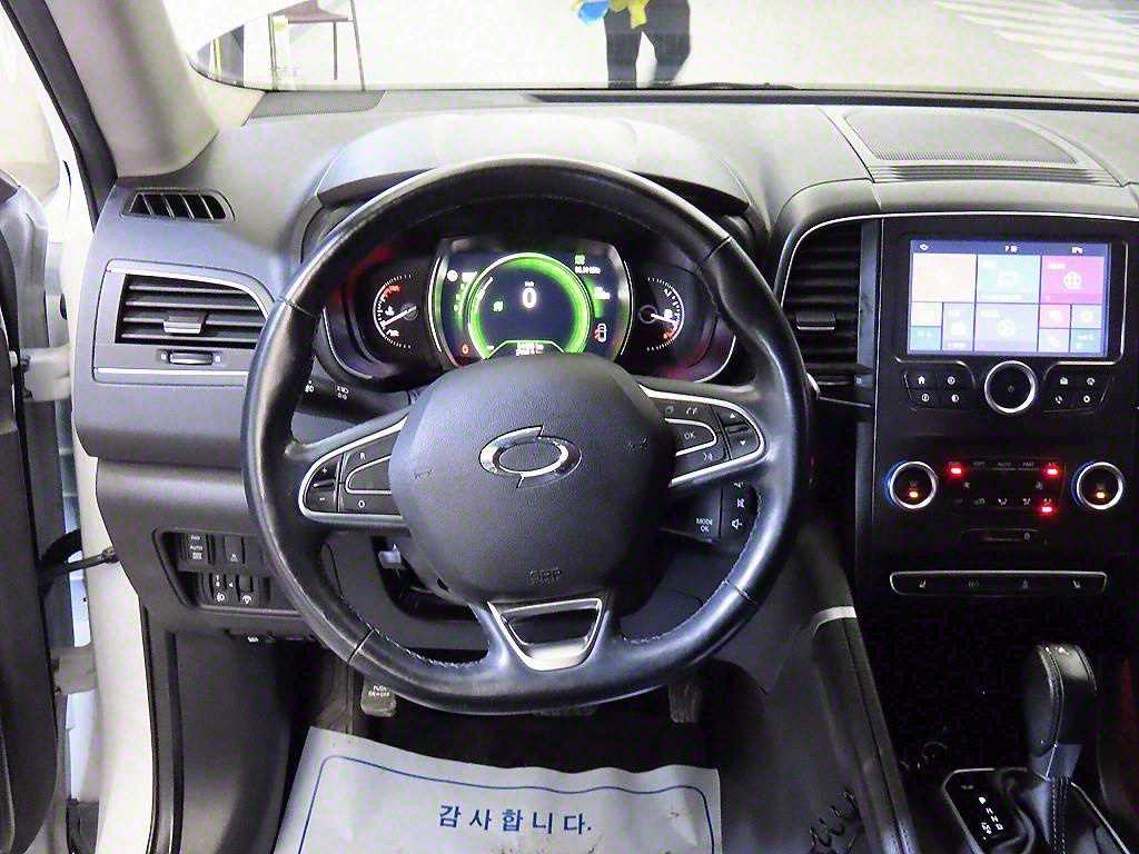 SAMSUNG QM6 - Vista 8