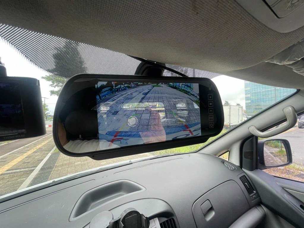 HYUNDAI Starex - Vista 10