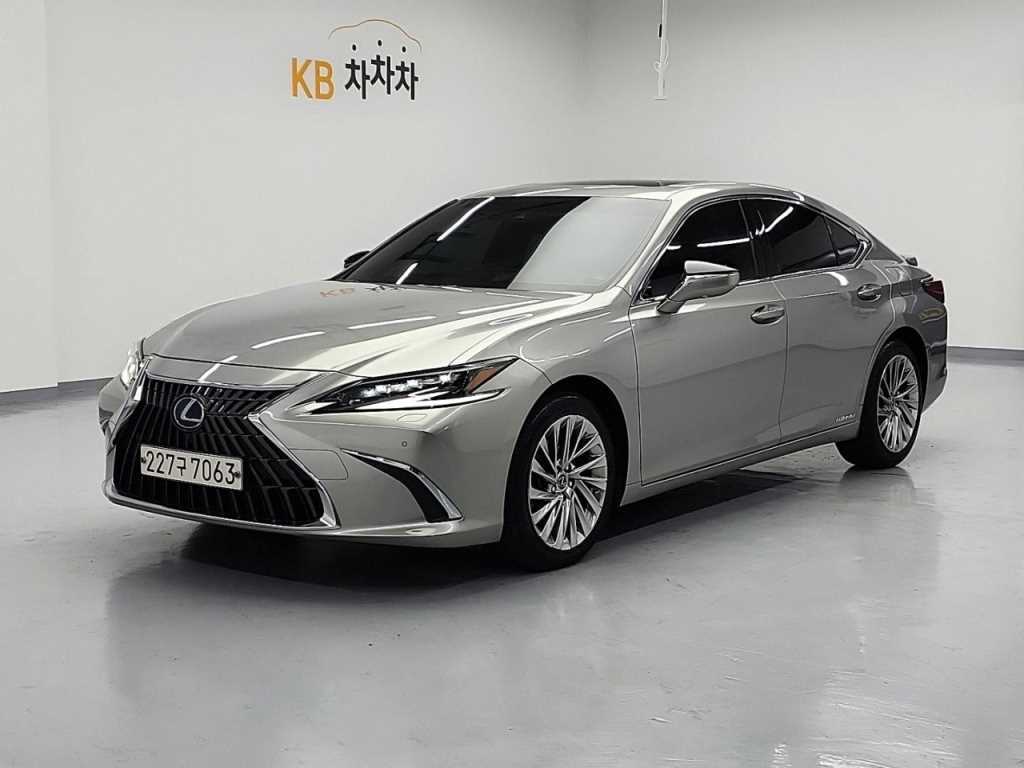 Lexus ES