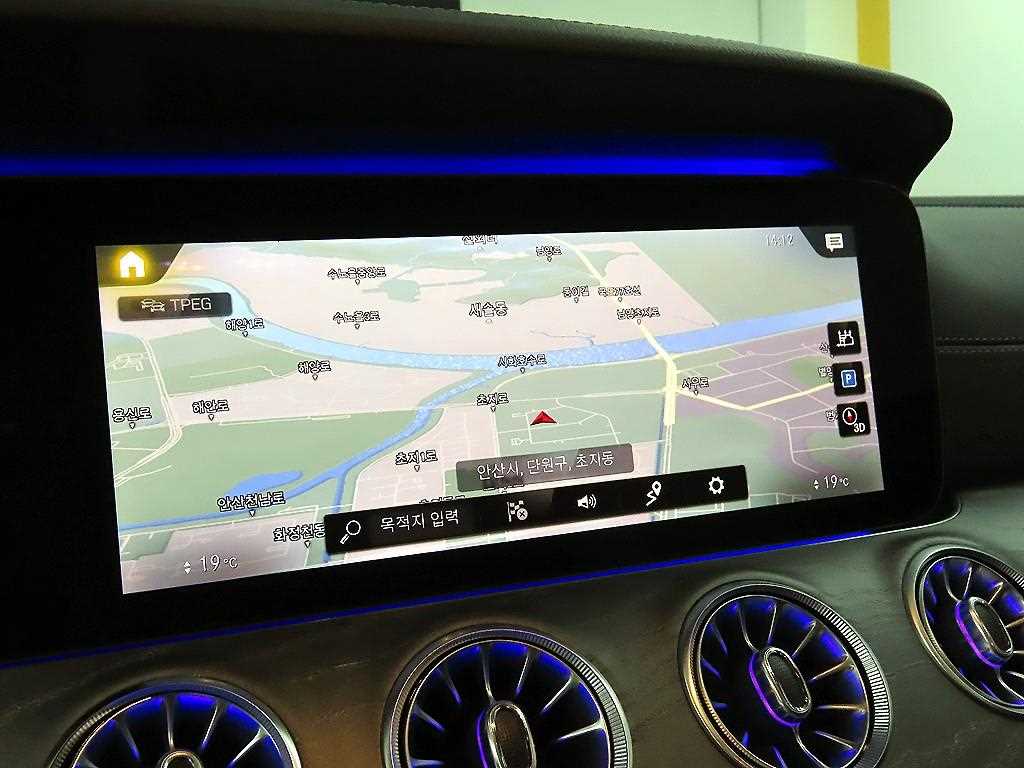 Mercedes Benz E class - Vista 12