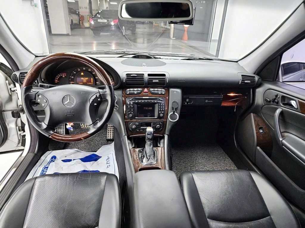 Mercedes Benz C Class - Vista 7