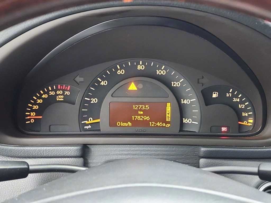 Mercedes Benz C Class - Vista 6