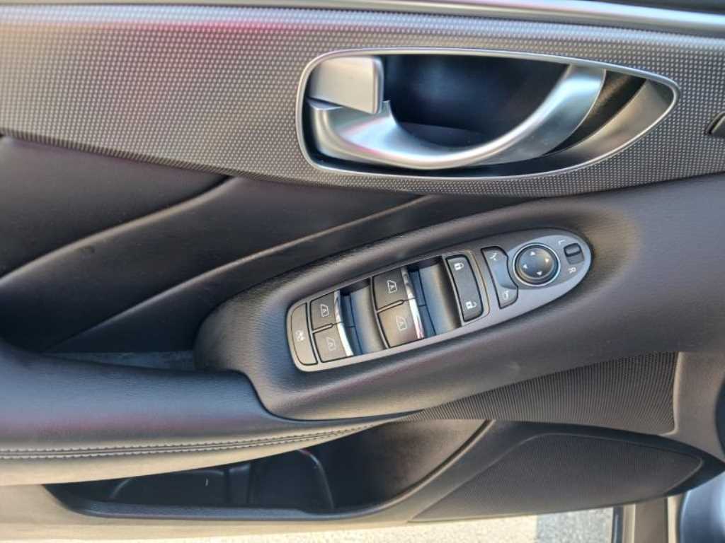 Infiniti Q - Vista 8