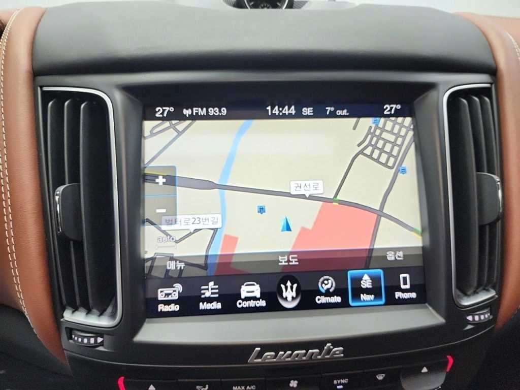 Maserati Levante 2018 Blanco - Importación desde Corea - HF Imports Iquique - Foto 18