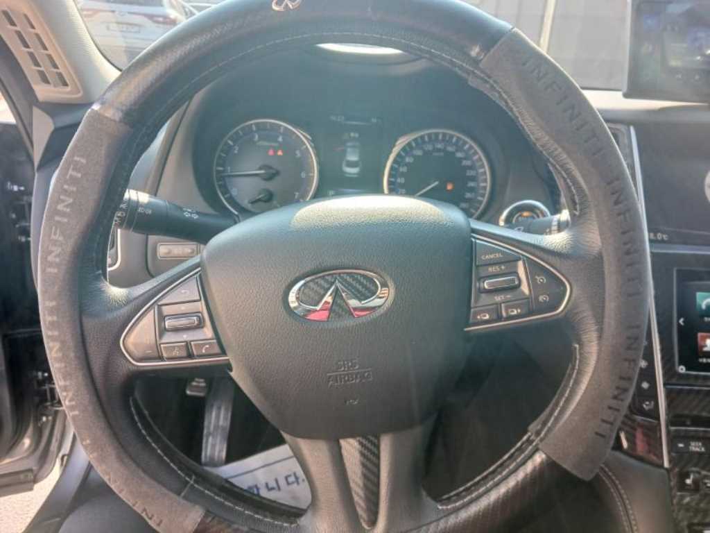 Infiniti Q - Vista 10
