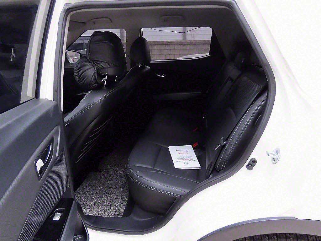 Ssangyong Tivoli - Vista 6