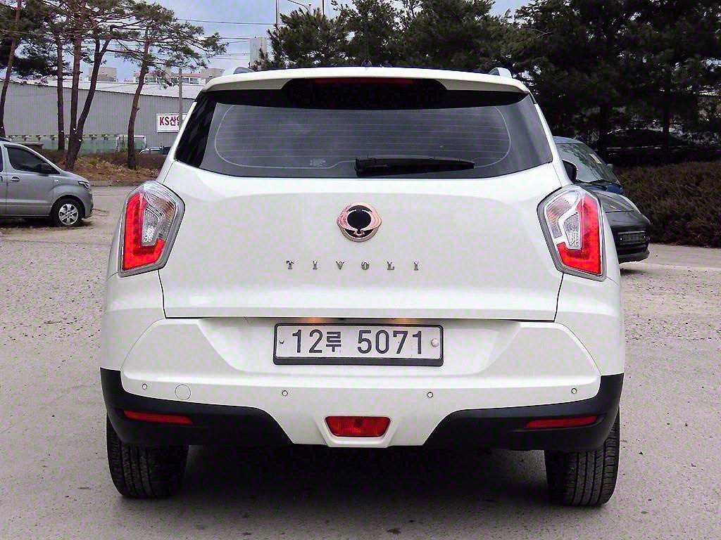 Ssangyong Tivoli - Vista 4