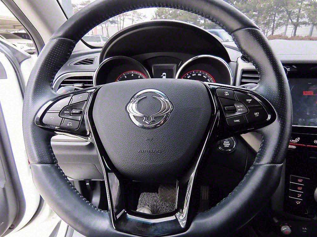 Ssangyong Tivoli - Vista 8