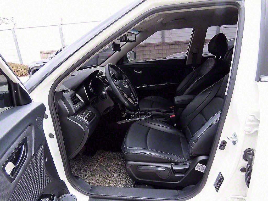 Ssangyong Tivoli - Vista 5