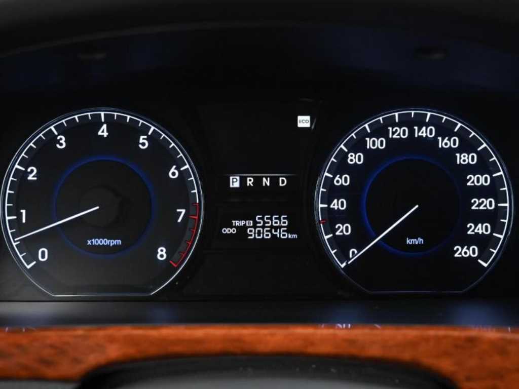 HYUNDAI Equus - Vista 8