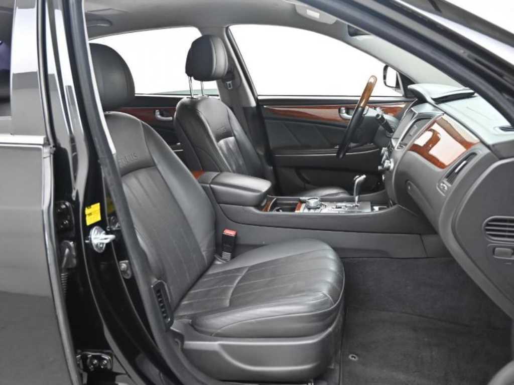 HYUNDAI Equus - Vista 10