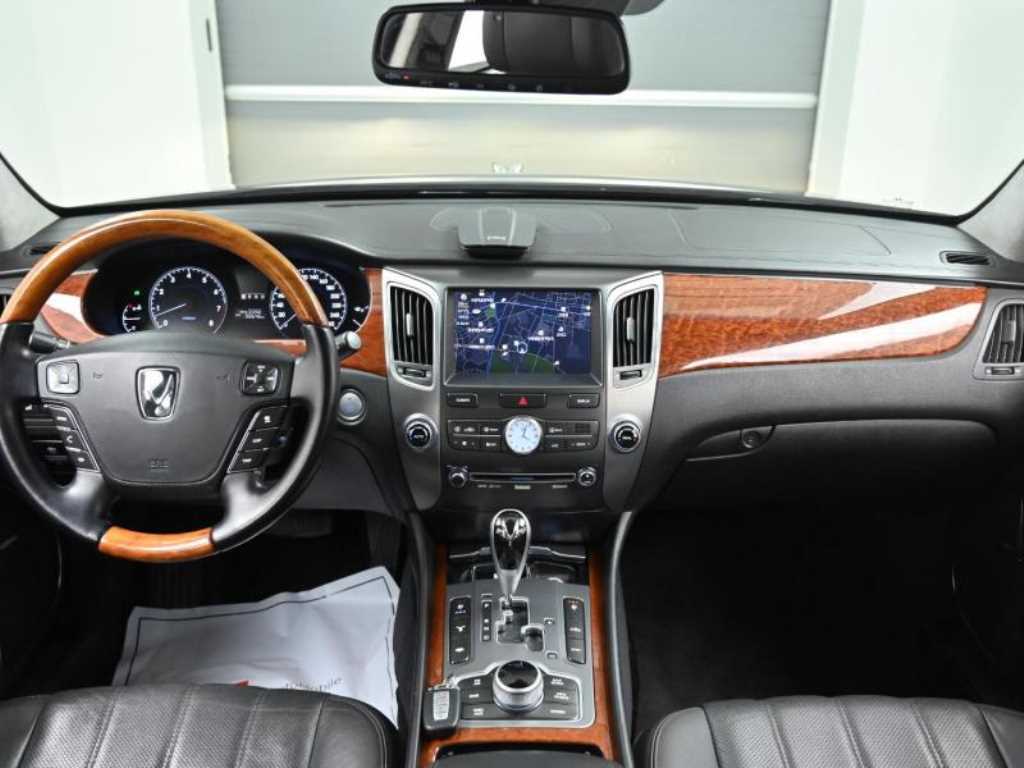 HYUNDAI Equus - Vista 7