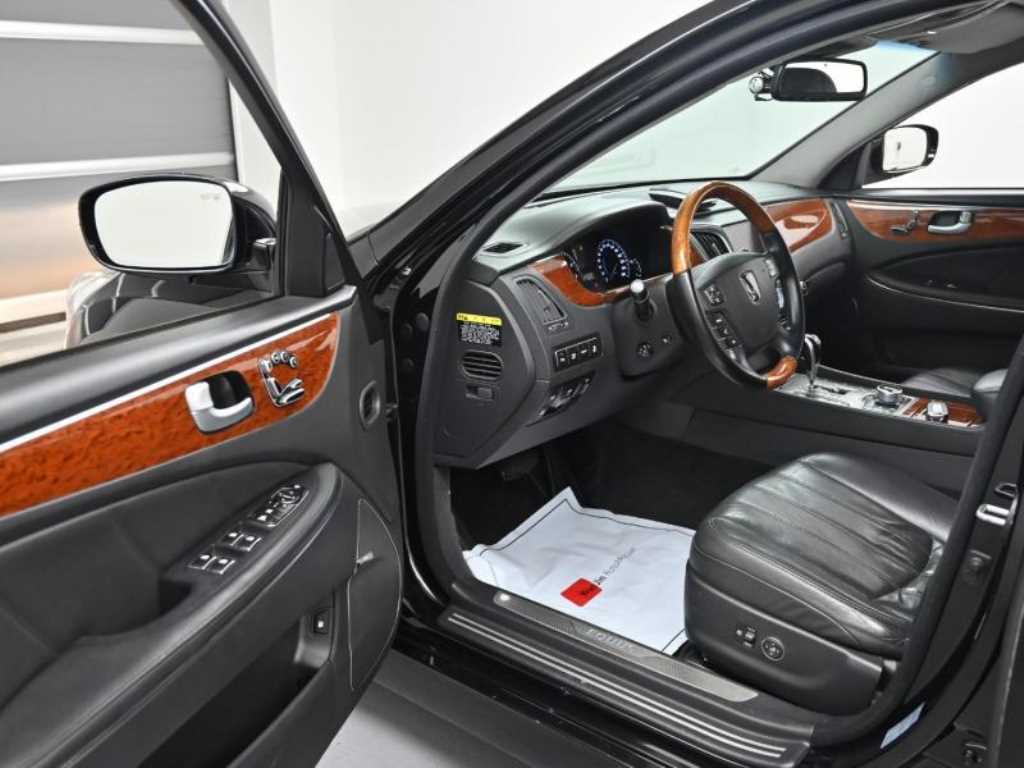 HYUNDAI Equus - Vista 11