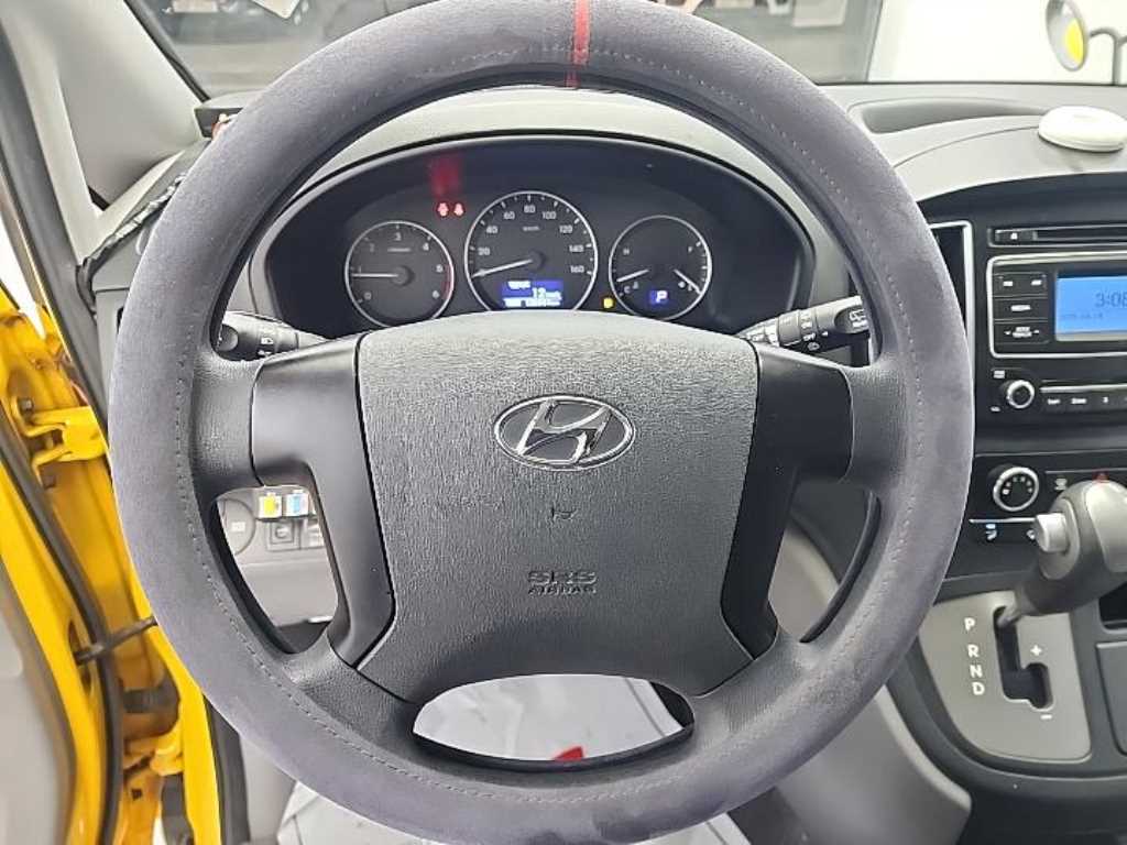 HYUNDAI Starex - Vista 9