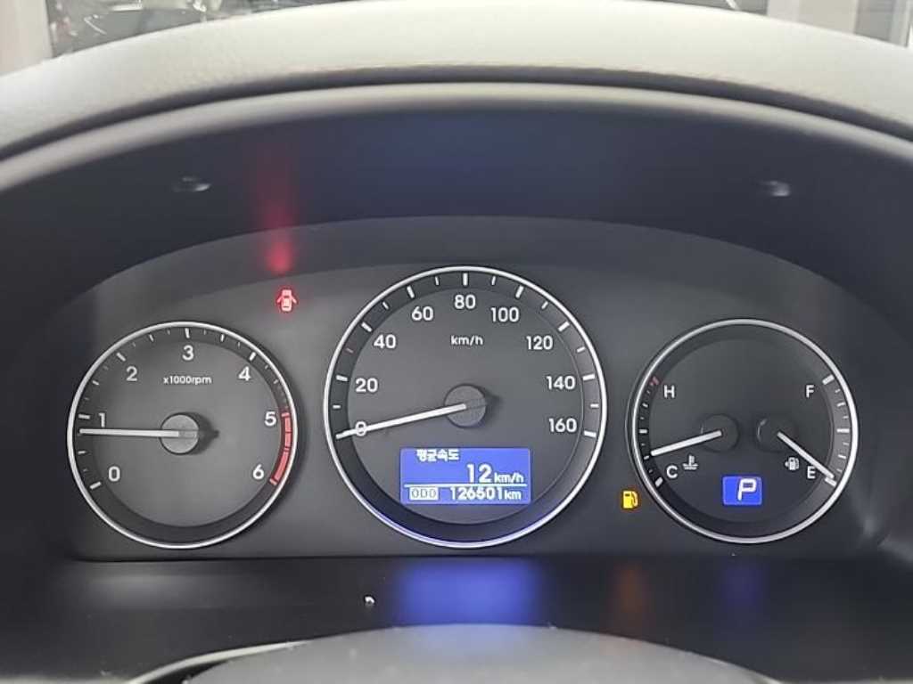 HYUNDAI Starex - Vista 6